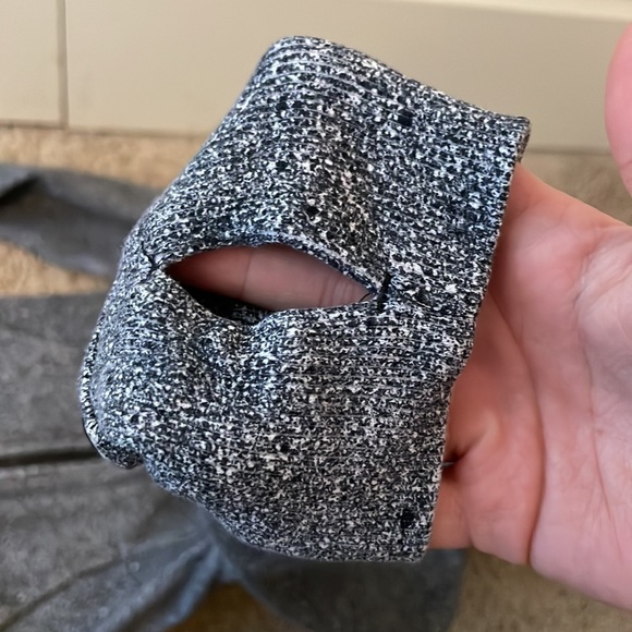 Like new lululemon full zip scuba hoodie. Size 4 - Picture 3 of 5